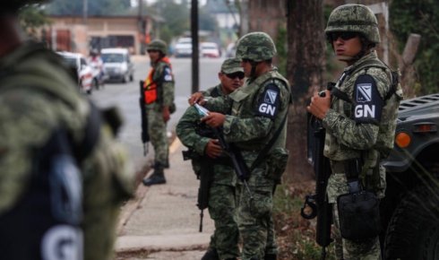 #UltimaHora: Guardia Nacional de AMLO hace su primer rescate en el sur de Veracruz. 