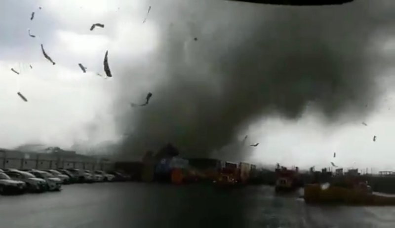 Impresionante tornado azota Monterrey (VIDEOS)y