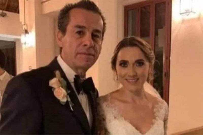 Ex alcalde de Tequisquiapan se casa con la ex esposa de su hijo difunto
