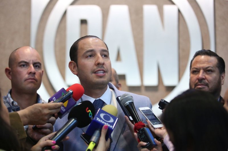 Ahora Marko Cortes llama a AMLO a firmar “gran acuerdo” con su partidoy