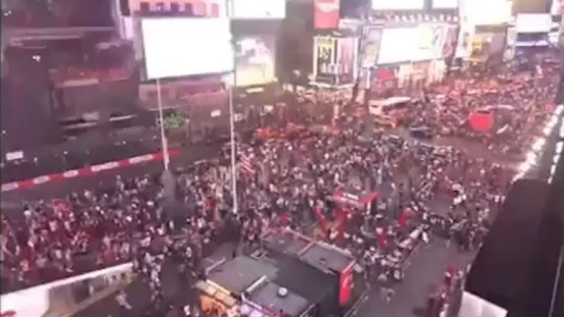 Falsa alarma de tiroteo en Times Square genera tremenda estampida 