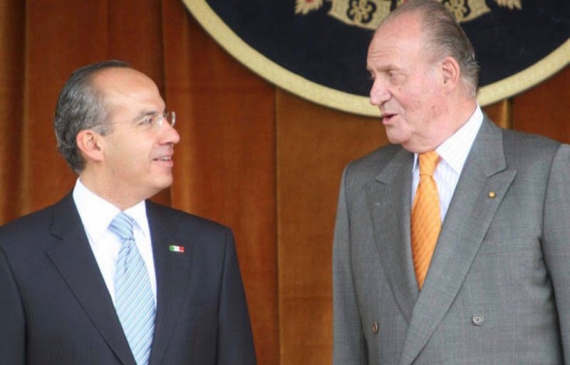 Calderón se dice orgulloso de sus raíces españolas y avergonzado por AMLO. 