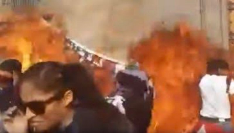 Mujer policía podría perder la pierna tras agresión con bomba molotov en Marcha Feministay