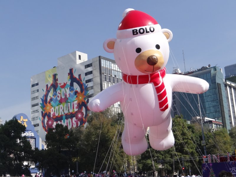 Se llena Paseo de la Reforma con globos gigantes por Bolo Fest