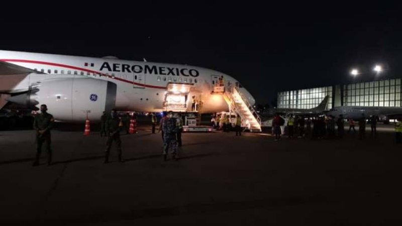 Llegan a México 3 aviones repletos de material médico contra coronavirus