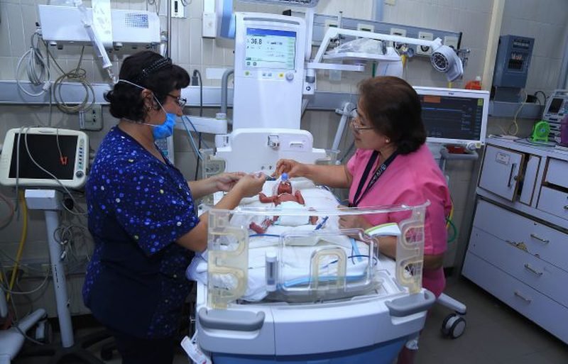 Nacen quintillizos en hospital del IMSS de la CDMX.