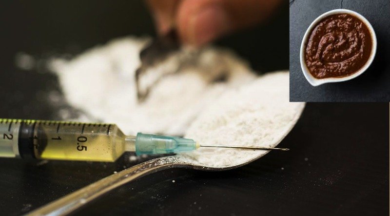 Policia Federal decomisa 5 kilos de heroina oculta en recipientes de mole