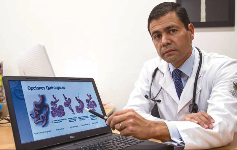 Mexicano lucha contra la diabetes realizando cirugías de bajo costo