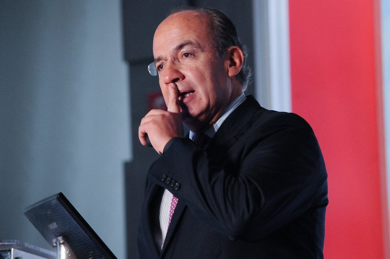 Felipe Calderón propone a AMLO aplicarle 