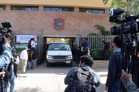 Fiscal de Coahuila confirma: Armas de niño de Colegio Cervantes eran del abuelo