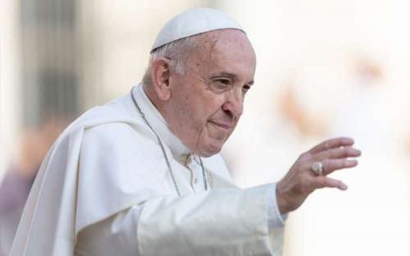 Analiza Papa Francisco que sacerdotes se puedan casar 