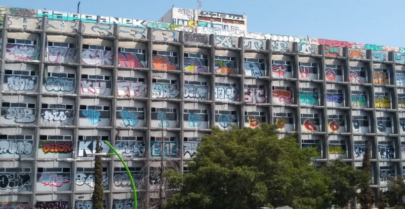 Pandillas de Iztapalapa “decoran” los seis pisos de la Clínica 25 del IMSS