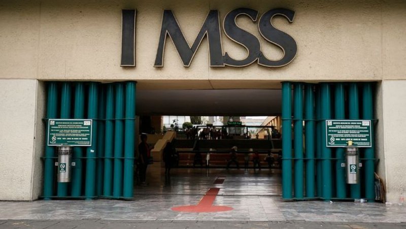 IMSS mejorará condiciones de Médicos Residentes; dará becas de hasta 15 mil