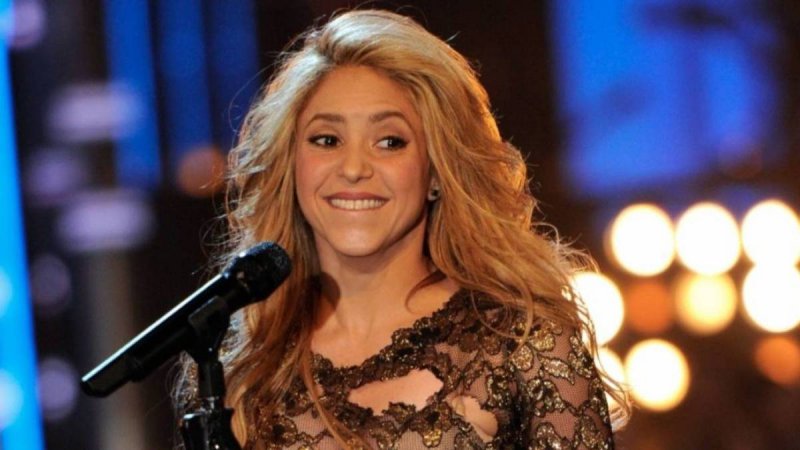 Captan a Shakira al natural y con ¿celulitis?; fans la defienden