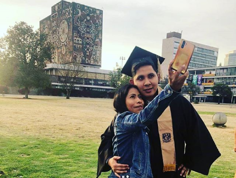 Celebra Yalitza la graduación de su novio en CU