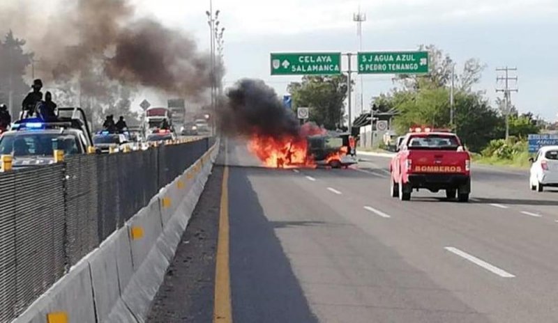 #ÚltimaHora Reportan narcobloqueos y vehículos incendiados en 7 municipios de Guanajuato