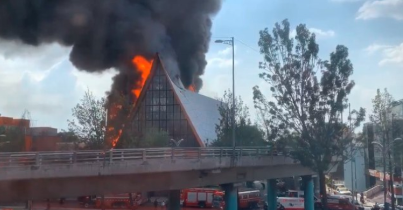 Se incendia iglesia en el Jardín Balbuena (video)