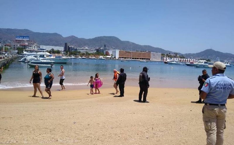 Bañistas llegan a Acapulco en plena cuarentena y Guardia Nacional los corre