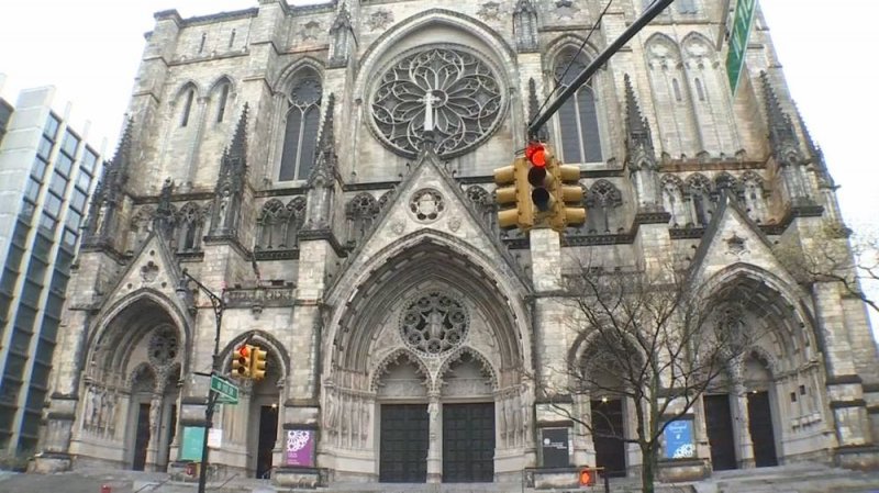 Nueva York usará catedrales para atender pacientes con coronavirus; los hospitales están abarrotados