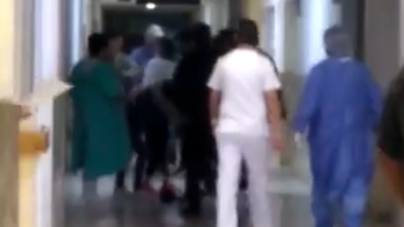Familiares de fallecido por Covid-19, golpean a personal de hospital en Azcapotzalco