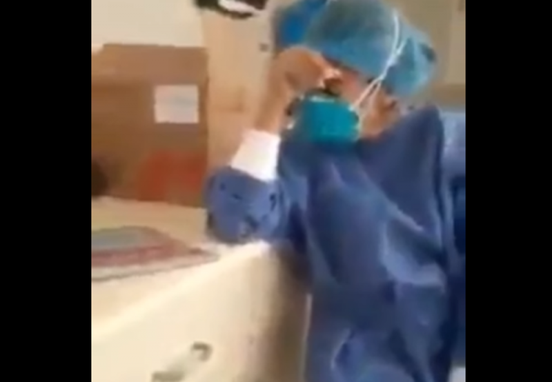 ENFERMERA LLORA al dar POSITIVO a prueba de CORONAVIRUS (VIDEO)