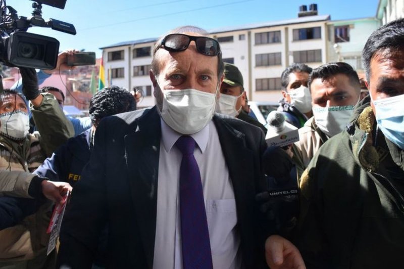 Ministro de salud de Bolivia es DETENIDO por corrupción en COMPRA de ventiladoresy