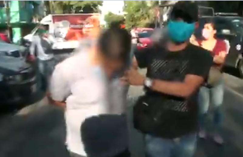 Policías de la CDMX detienen a pareja de EXTORSIONADORES que fingían choques para pedir dinero