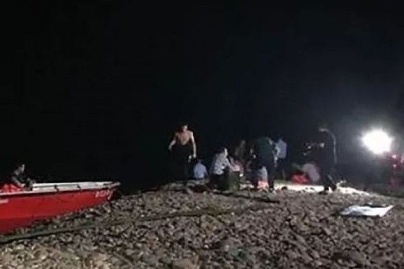 Niño cae a rio y se ahoga; siete de sus compañeros mueren al INTENTAR salvarlo