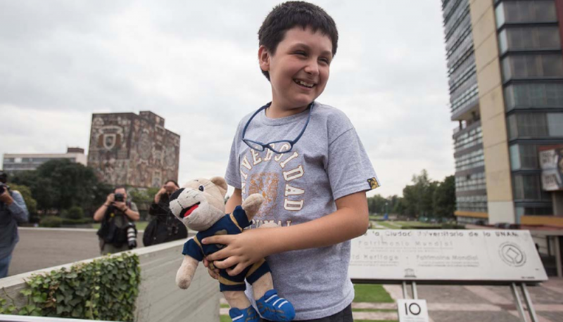 Por bullying dejaría el “niño genio” sus clases en la UNAM