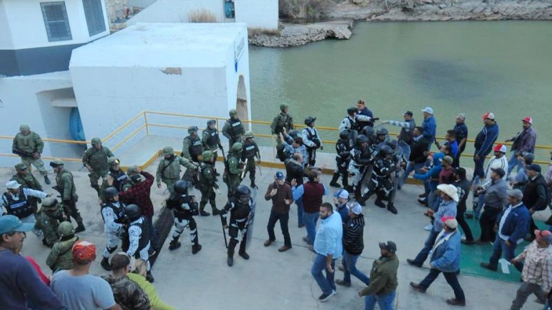 Con GRANADAS manifestantes en La Boquilla amenazaron a Guardia Nacional