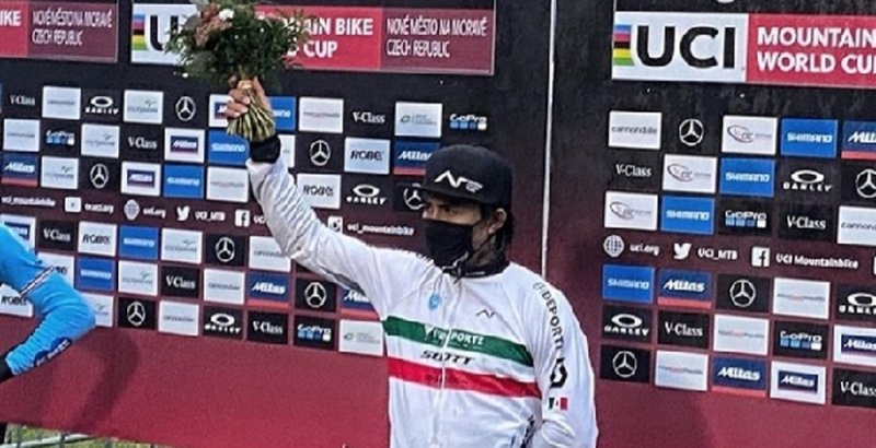 Ciclista mexicano hace historia al ganar prueba de CICLISMO de montaña en República Checay