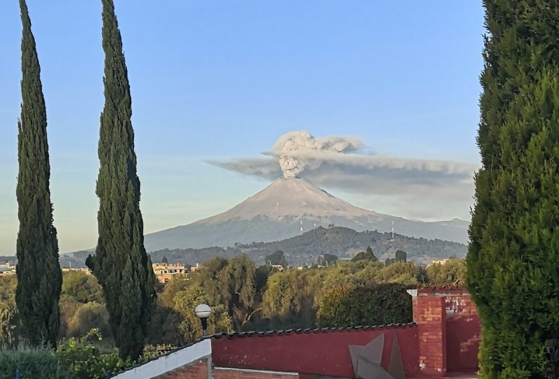 Se vuelve tendencia fumarola del Popocatépetl por su forma de “Catrina”