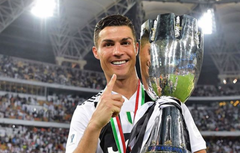 #ÚltimaHora Cristiano Ronaldo da positivo a COVID19y