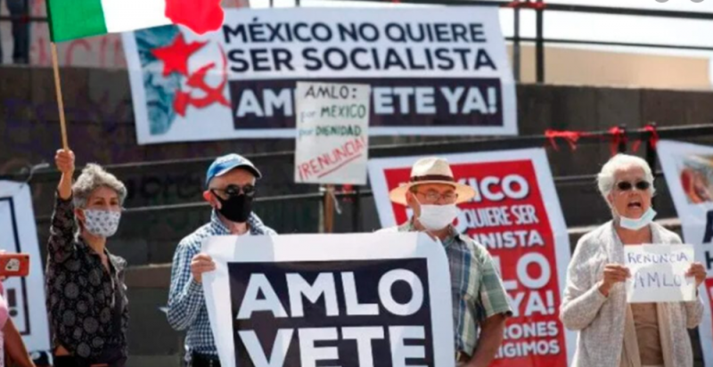 Miembros de FRENAAA piden no comprar en supermercados para atentar contra las finanzas de México
