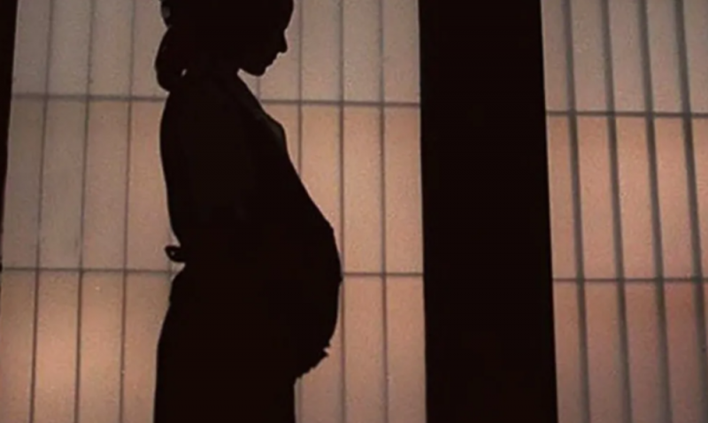 Hasta 6 años de prisión a quien abandone a una embarazada en Nuevo León