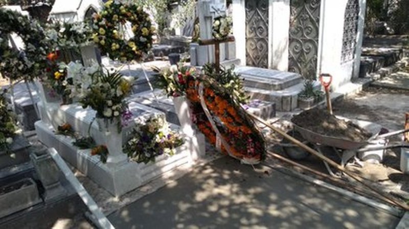 Trágico funeral; familia asiste a entierro, se contagian de Covid-19 y mueren 16 de ellos