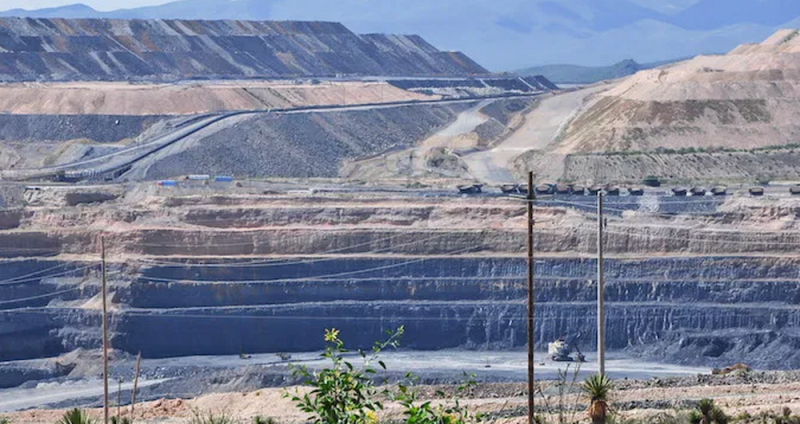 “México no es tierra de conquista, paguen sus impuestos o váyanse”, advierten mexicanos a mineras