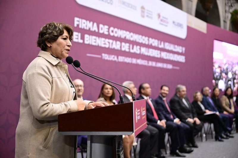 Delfina Gómez firma plan a favor de las mujeres del Estado de México 