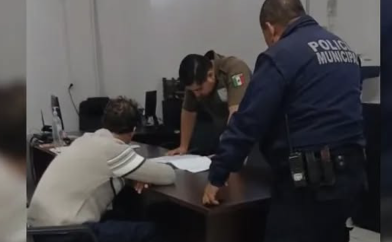 publicaciones/Policía Municipal detiene y deporta a estadunidense en Chapala, Jalisco