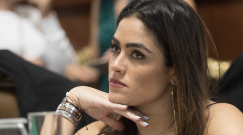 Alessandra Rojo de la Vega dice que su conjunto lo compró en AliExpress y no en Prada