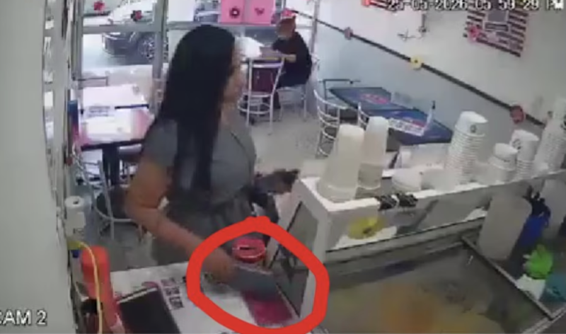 Lady Calculadora: captan a mujer robando mientras compraba helado y termina exhibida en redes
