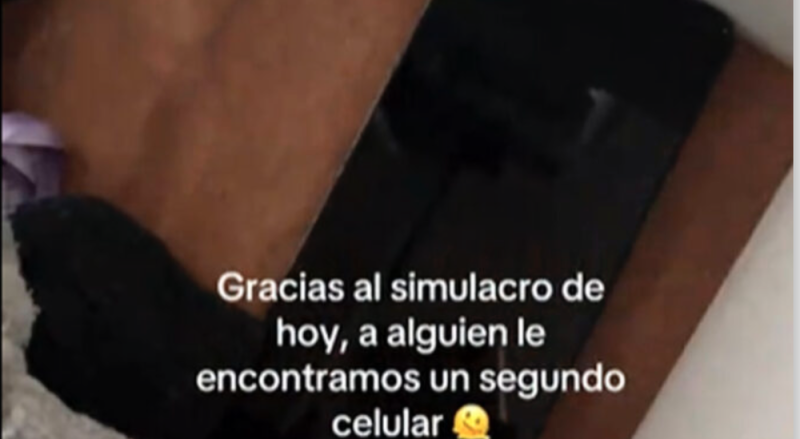 Gracias al simulacro Nacional, mujer encuentra segundo celular de su pareja