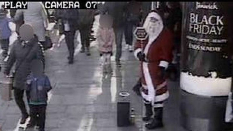 Detienen por segunda vez a sujeto que se vestía de Santa para tocar a niños