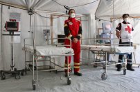 Familia de fallecido por Covid-19 AGREDE a paramédicos de la Cruz Roja que trataron de salvarlo
