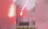 VIDEO: Capta tremendo rayo en medio de una fuerte tormenta. 