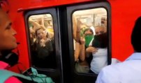 Hombres y mujeres se agreden verbal y físicamente en el Metro Copilco (VIDEO)