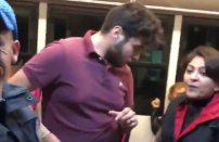 VIDEO: Madre se sube al Metro con su grandulón hijo al vagón de mujeres y los obligan a bajarse