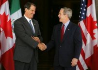 Vicente Fox, el que fue títere y “lamebotas” de Trump, pide a AMLO ser enérgico y duro con Trump. 