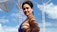Celia Lora lanza su línea de bikinis para mujeres de gran pechonalidad y ella los modela así