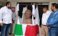 Se burlan con memes del busto de Benito Juárez develado en San Luis Potosí.
